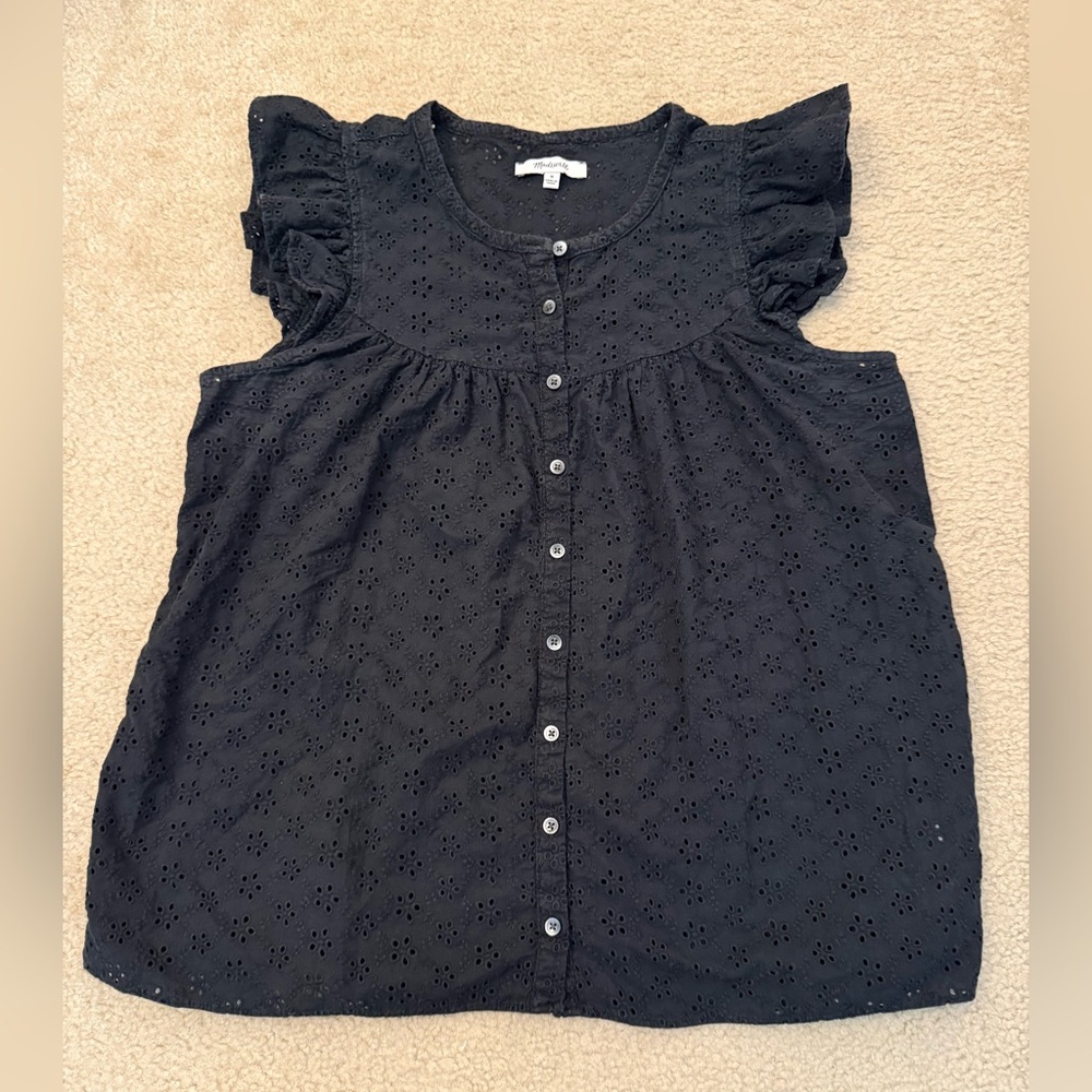 Madewell ruffle sleeve bib top. 100% cotton. Size M. Black.